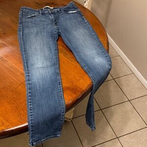 Women’s Levi’s mid rise skinny- size 14M / 32x32